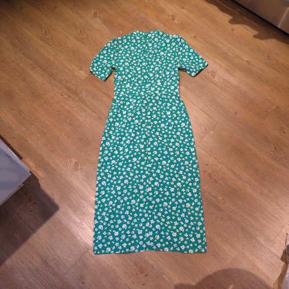 ASOS DESIGN midi tea dress green and white floral - Picture 14 of 14